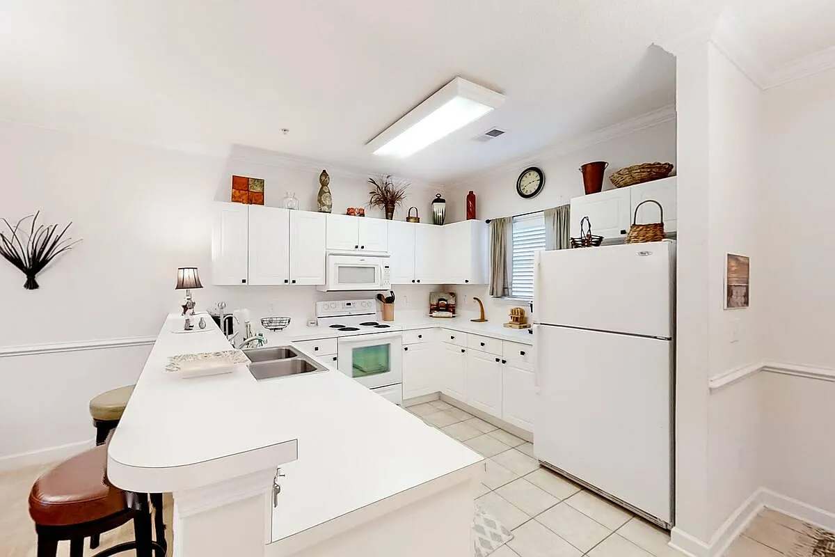 2 bed, 1050 sqft, $1,800 — Photo 2