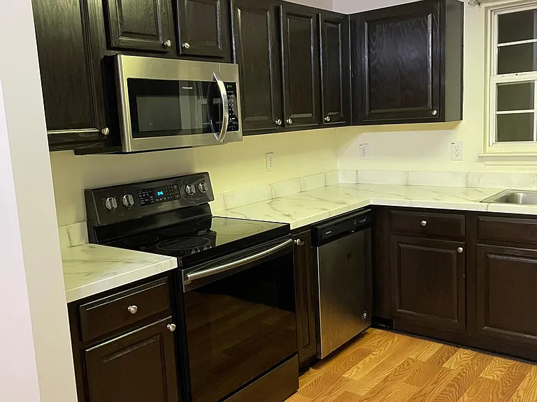 9007 Gatewick Ct — Photo 10