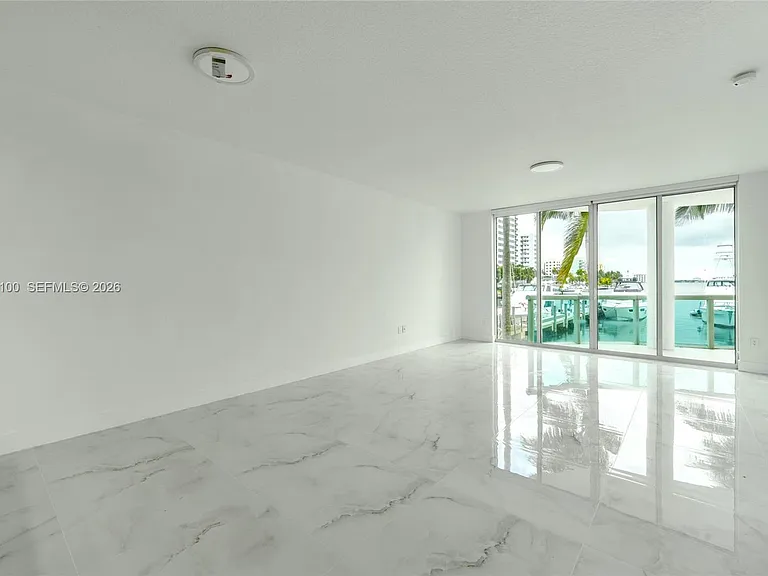 7914 Harbor Island Dr #106 — Photo 7