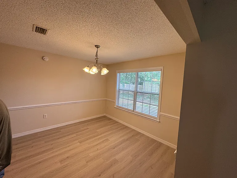 7558 Elizabeth Dr — Photo 21
