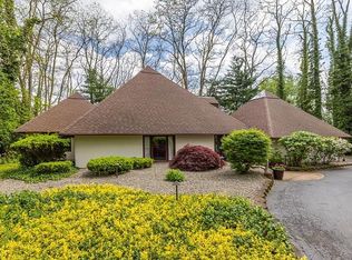 7 Landsdowne Ln, Rochester, NY 14618