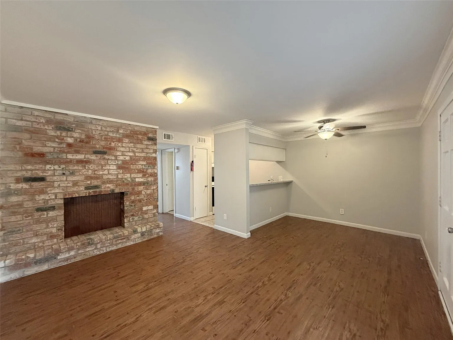 1 bed, 1.0 bath, 8000 sqft, $1,025 — Photo 3