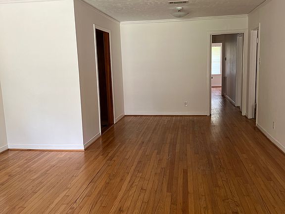 Living/Dining Area