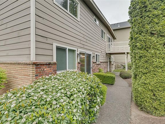 4th image of 20417 26th Ave W