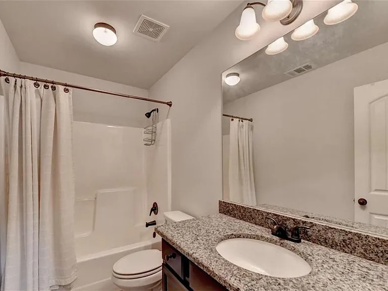 2130 Line Dr — Photo 24