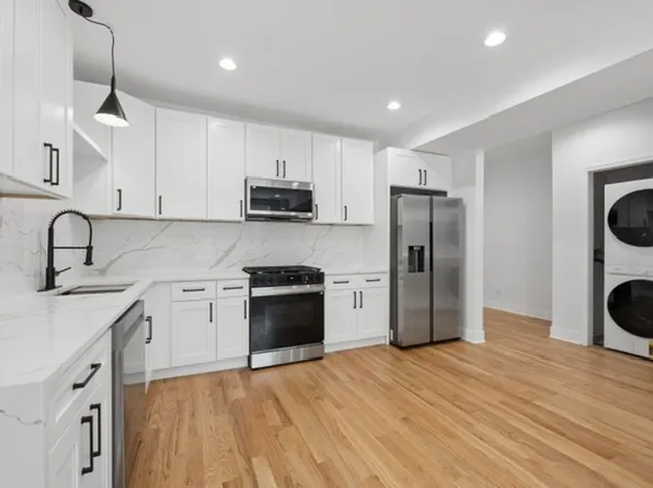 2002 W Huron St APT 1, Chicago, IL 60612