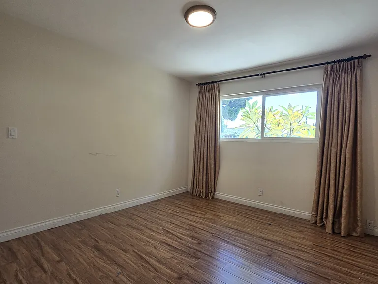 931 W Bainbridge Ave — Photo 9