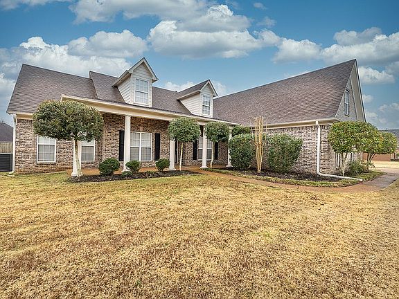 2nd image of 8869 Shallow Creek Dr
