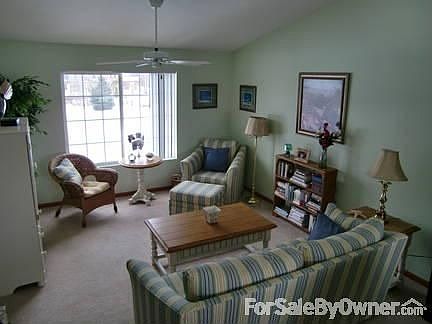 Living room
						:
						Living room