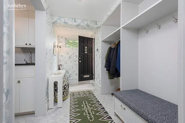 Sold by Sotheby's International Realty | media 19