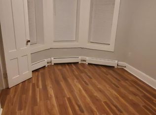 6 Temple St APT 3L, Holyoke, MA 01040