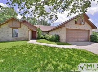 4910 Castle Hill Dr, Schertz, TX 78108