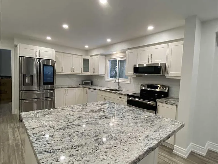 81 Eastman Cres #MAIN AND 2ND FLOORS — Photo 5