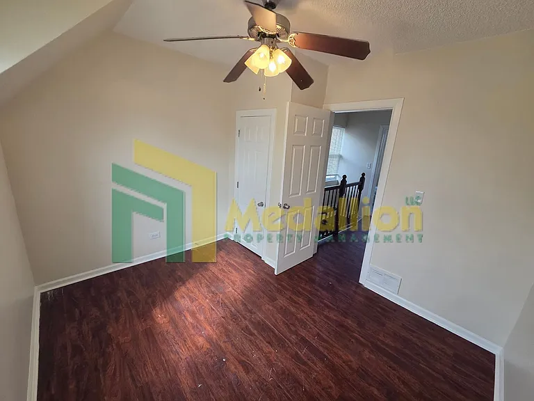 8749 S Wabash Ave — Photo 17