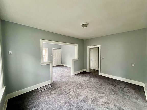 4th image of 714 S Ironwood Dr