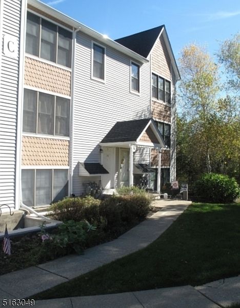 1st image of 70 Heritage Ln