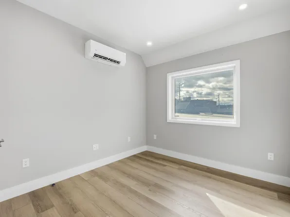 77 Van Reypen Street image 11 of 23