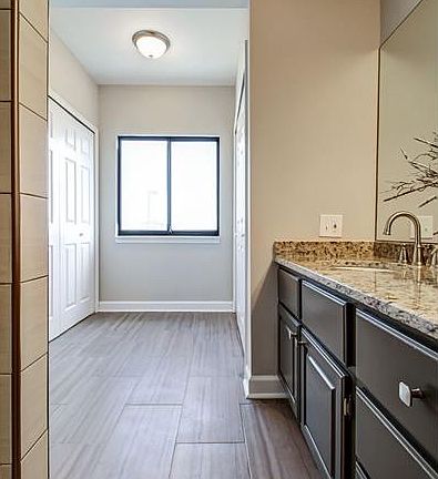 3rd image of 3481 Lakeside Dr NE APT 3007