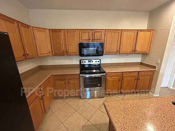 3rd image of 4520 W Pleasant Ln