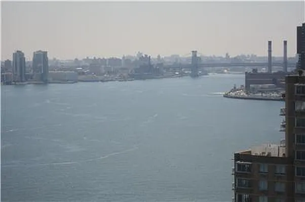 Rented by R New York | media 40