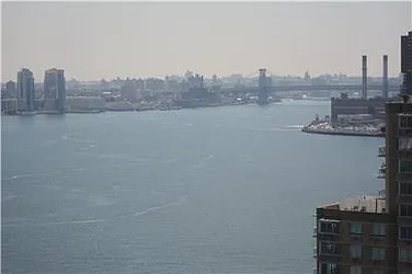 Rented by R New York