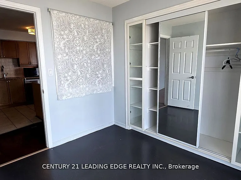 18 Valley Woods Rd #Penthouse 204 — Photo 17