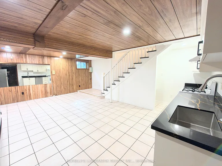 100 Kingslake Rd — Photo 3
