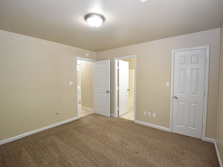 102-110 Shady Way — Photo 11