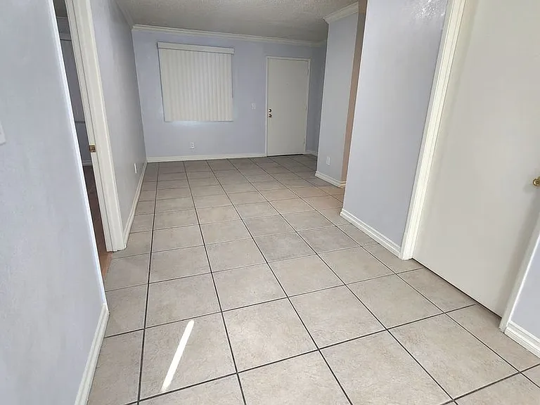 127 S Avenue 64 — Photo 14