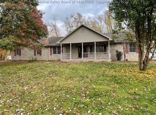 18366 Winfield Rd, Fraziers Bottom, WV 25082