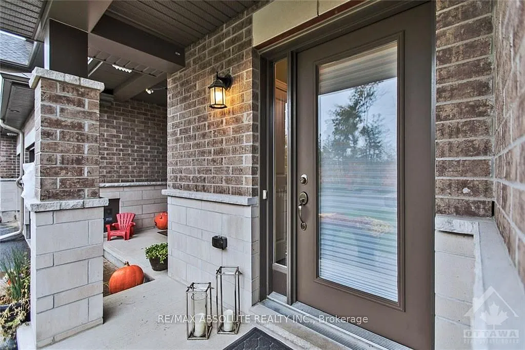 3 bed, $2,850 — Photo 2