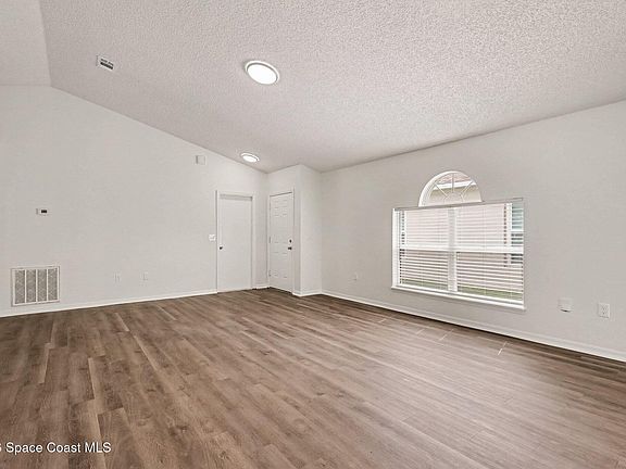 2nd image of 2056 Redwood Cir NE