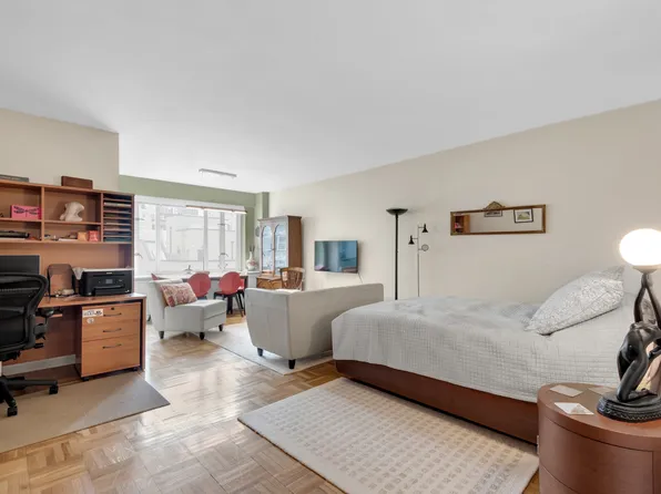 166 East 63rd Street image 2 of 7