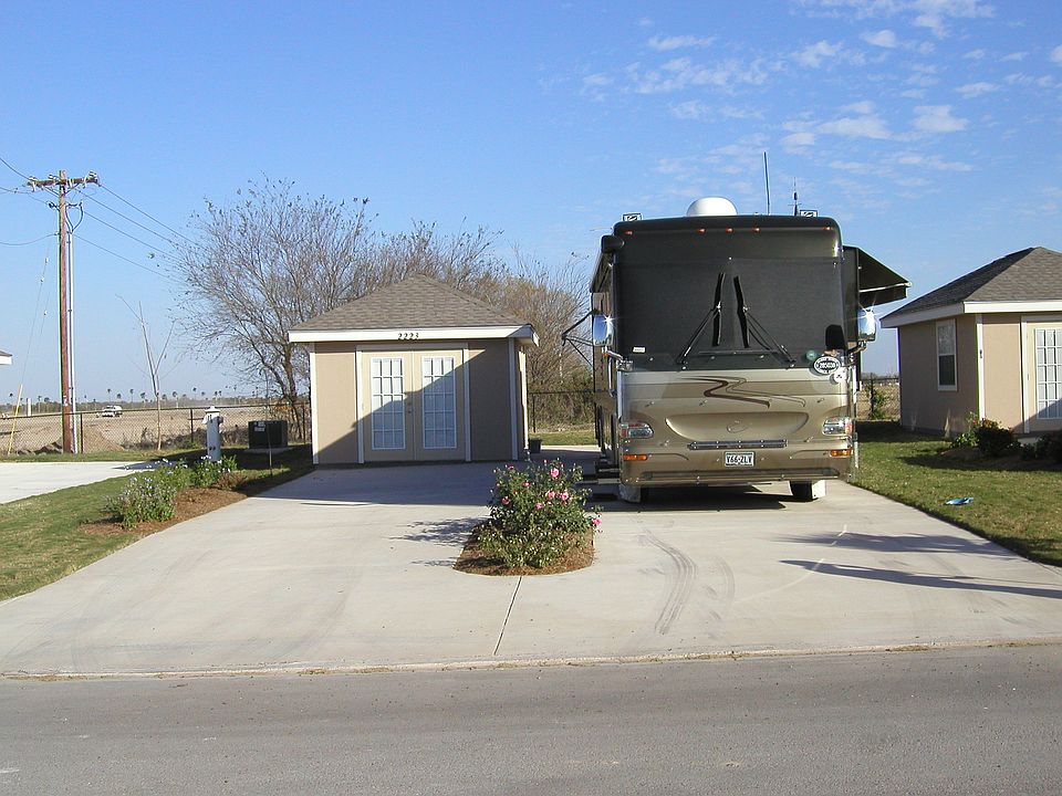 2nd image of 2223 Osprey Ln