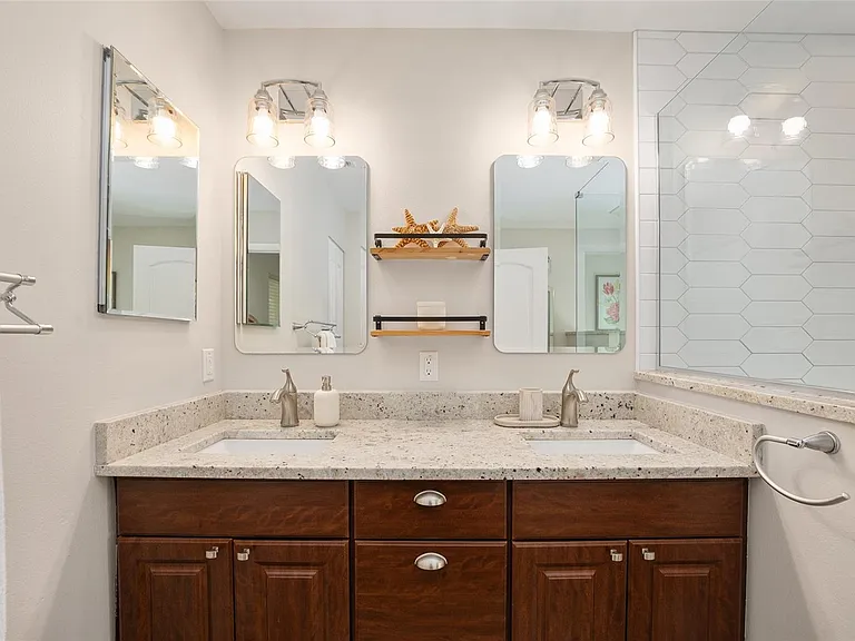 8140 NW 48th Ln — Photo 29