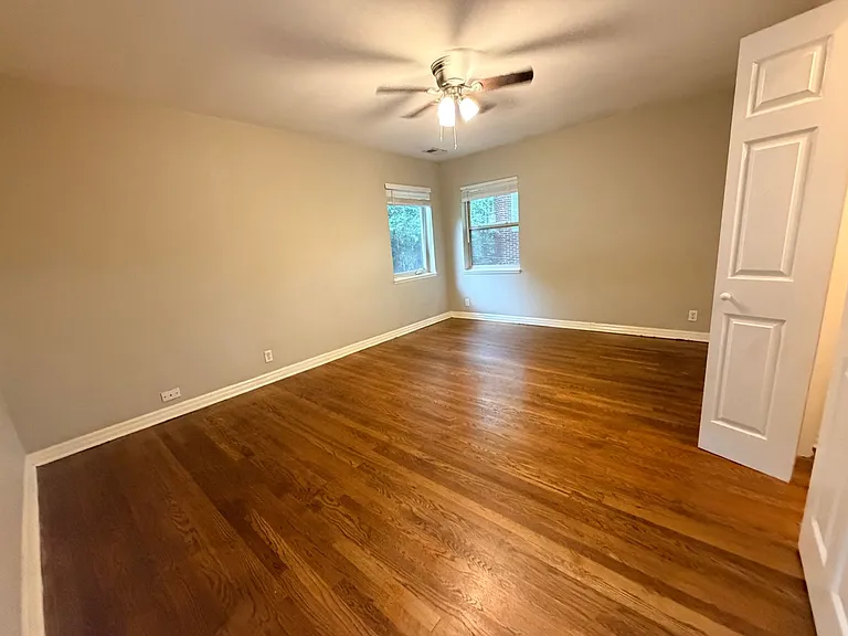 1008 Broadway St — Photo 14
