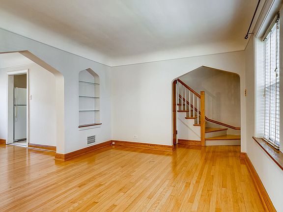 4th image of 1631 Gunderson Ave