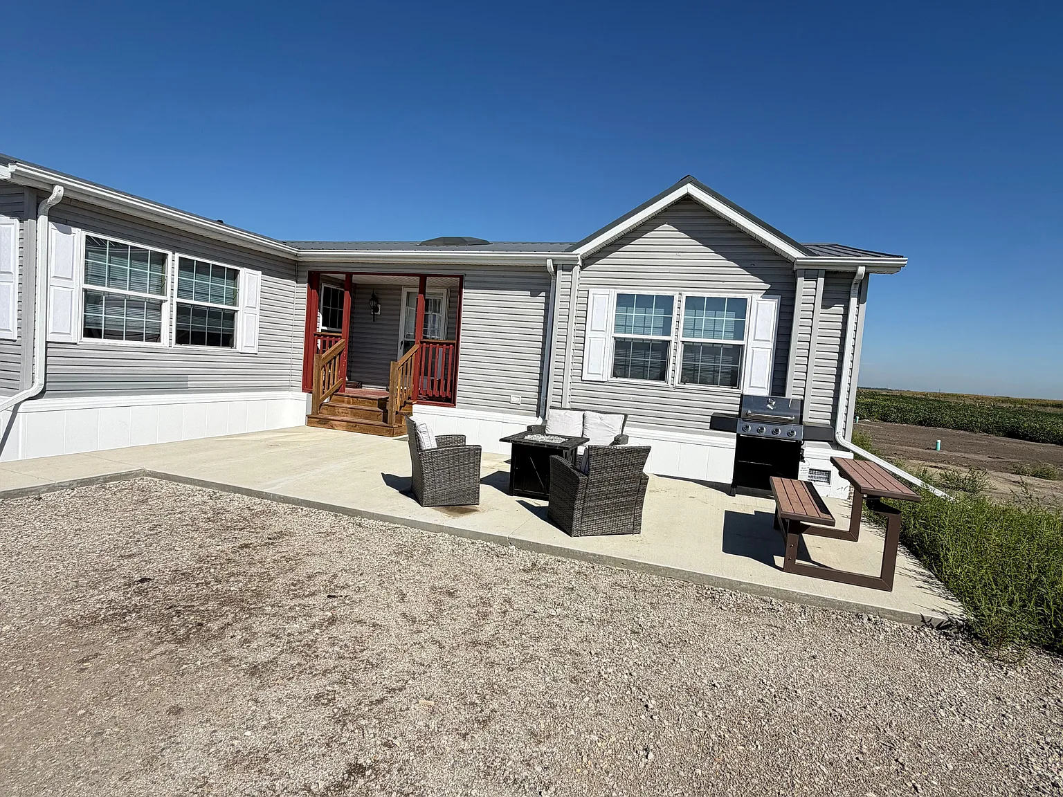 4 bed, 2.0 bath, $4,000 — Photo 2