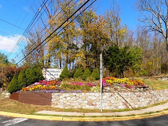 Stonegate Village