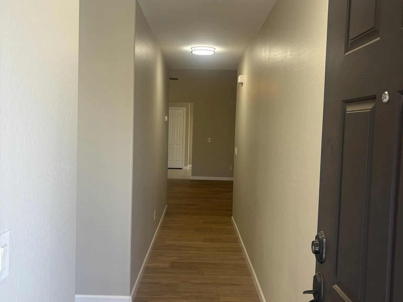 3 bed, 1274 sqft, $1,900 — Photo 3