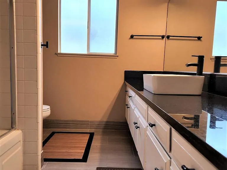 2422 Seahorse Ave — Photo 16