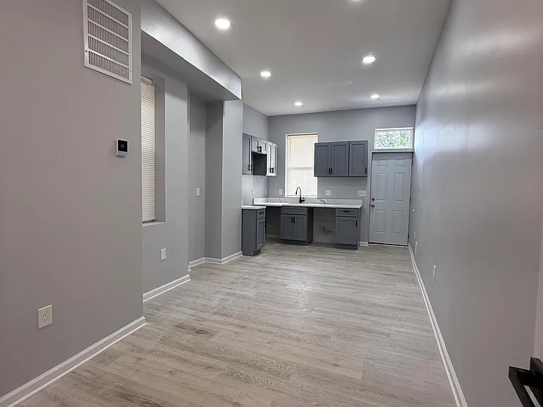 1806 N Mount St — Photo 10