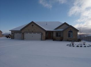575 Deon Ln, Ammon, ID 83401
