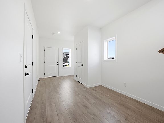 5th image of 10342 Burgundy Dr