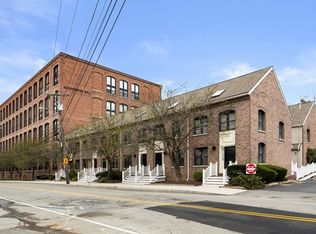 33 Maplewood Ave APT 12, Gloucester, MA 01930