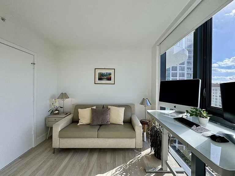 121 NE 34th St #1116 — Photo 20