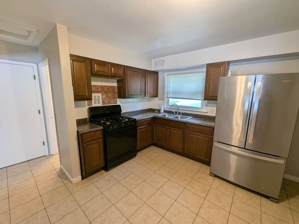 1451 Widefields Ln