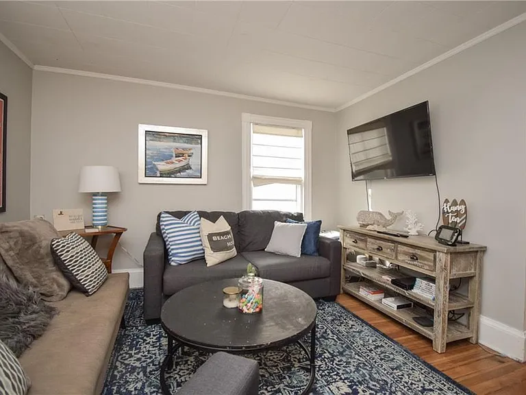 16 Vaughan Ave #2 — Photo 24
