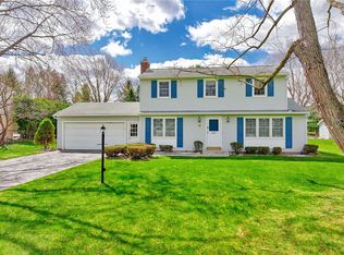 38 Heatherwood Rd, Fairport, NY 14450