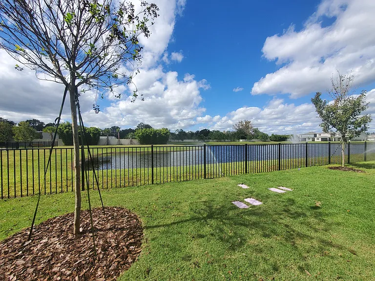 2058 Emerald Springs Dr — Photo 2